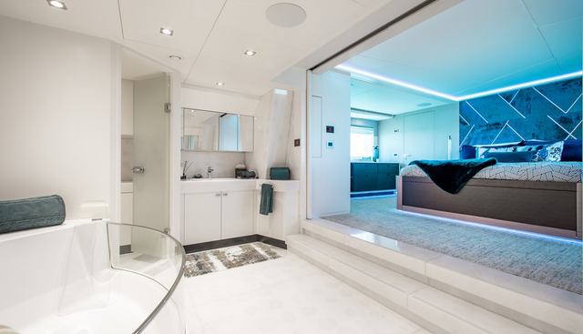 Curfew II yacht for sale 22