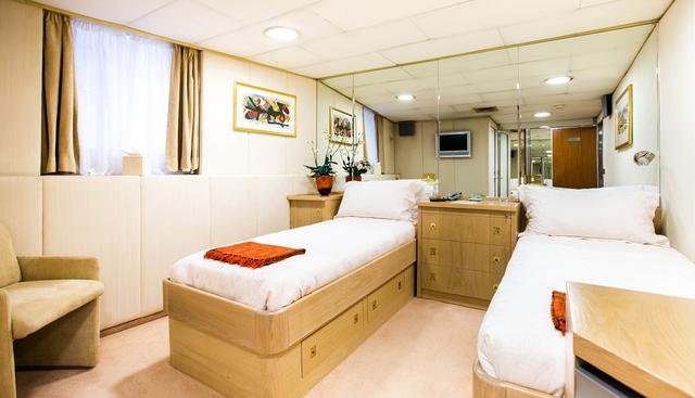 Esmeralda yacht for sale 29