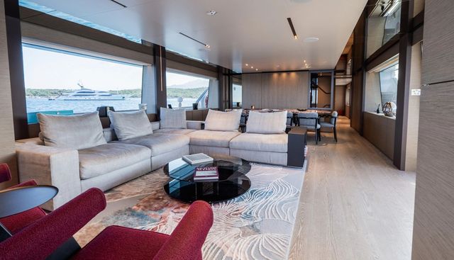 QUEEN J III yacht for sale 12