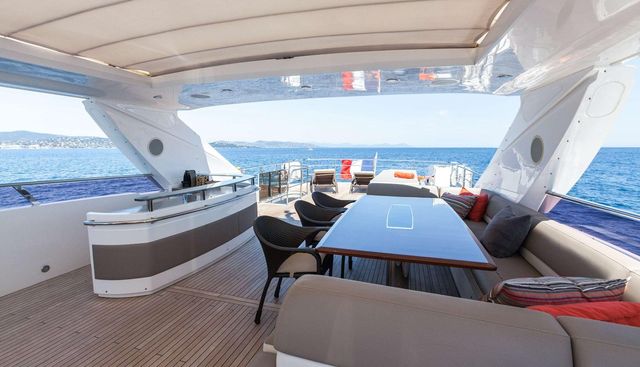 MIRA yacht for sale 23