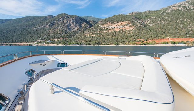 LA RUBIA yacht for sale 38