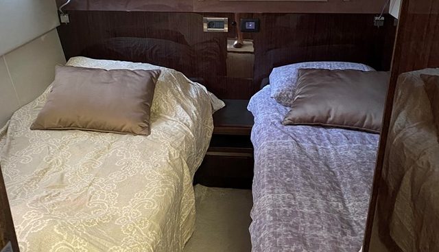 GALEON 640 FLY yacht for sale 39