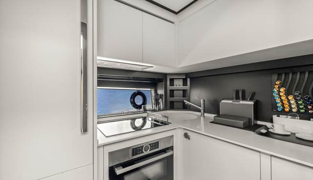 SAMIRA yacht for sale 40