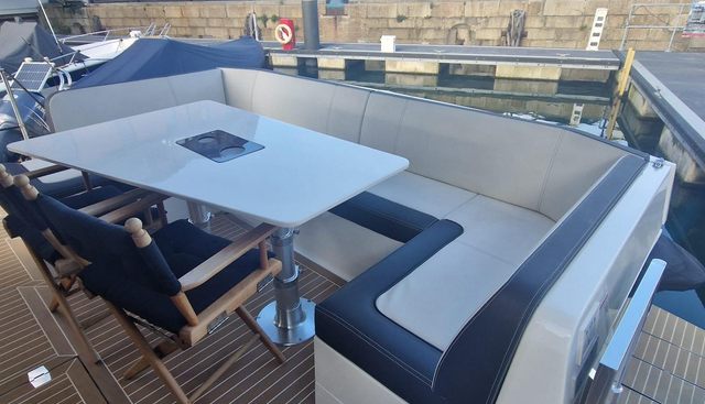 ALOUISE yacht for sale 10