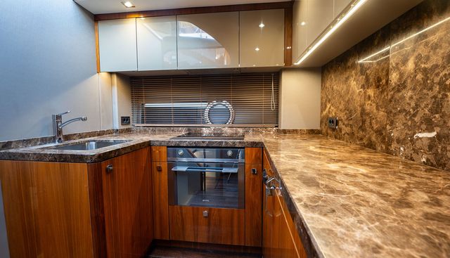 BRAVO yacht for sale 25