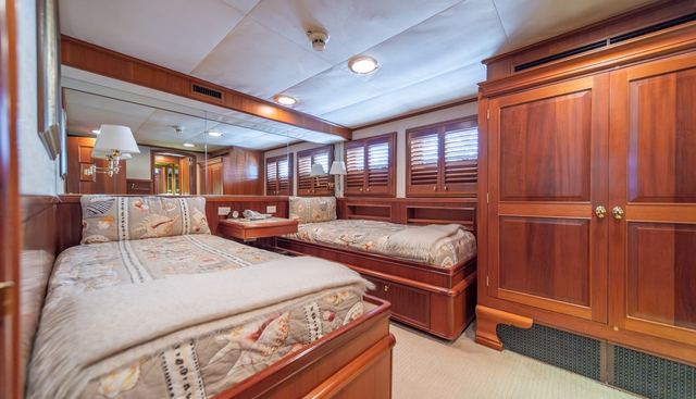 ESCAPE OF LONDON yacht for sale 35