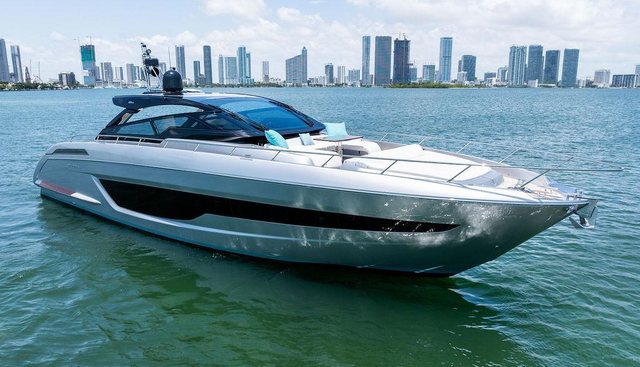 CLUB T yacht for sale 18