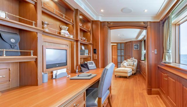 Shadowl yacht for sale 25