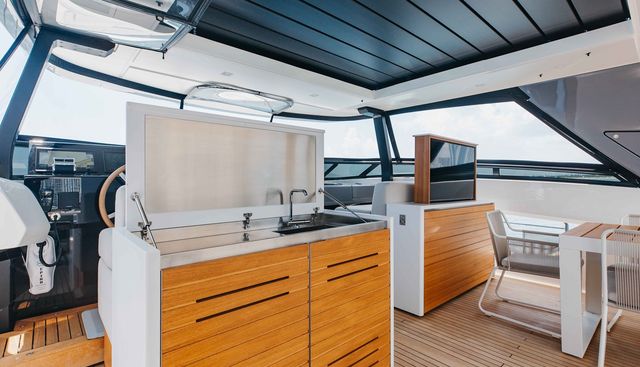 CHAMELEON yacht for sale 73