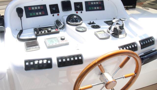 85 AZIMUT yacht for sale 25