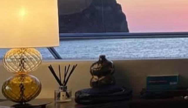 KING II yacht for sale 10