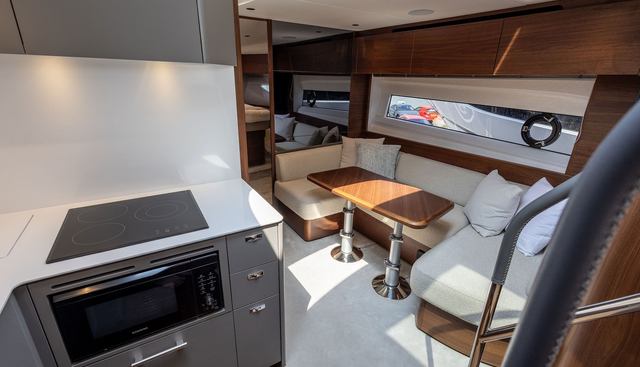 V50979 yacht for sale 15