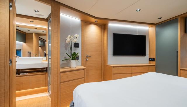 SIMON yacht for sale 39