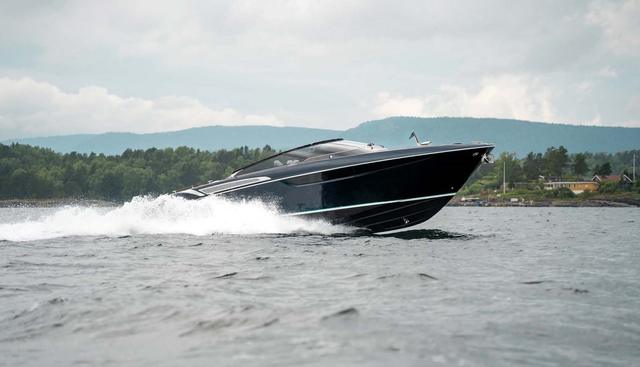 RIVAMARE 38 yacht for sale 9