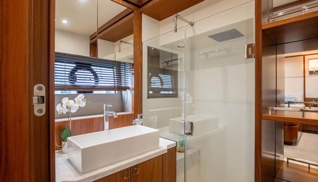 WILDWAVE yacht for sale 44