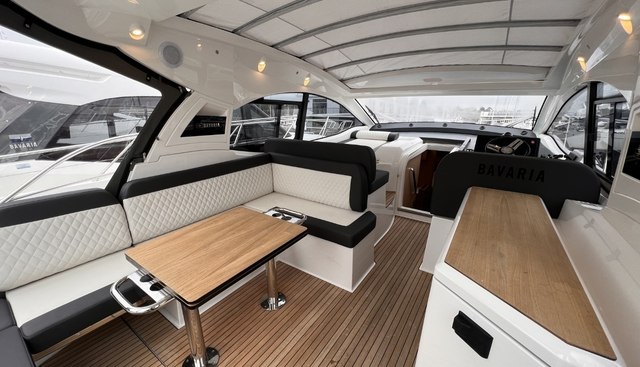 Momentum yacht for sale 3