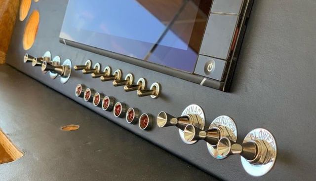 New School yacht for sale 13