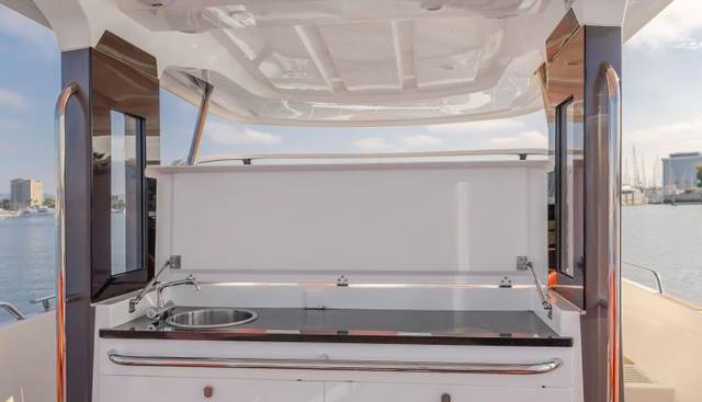 Intrepid yacht for sale 43