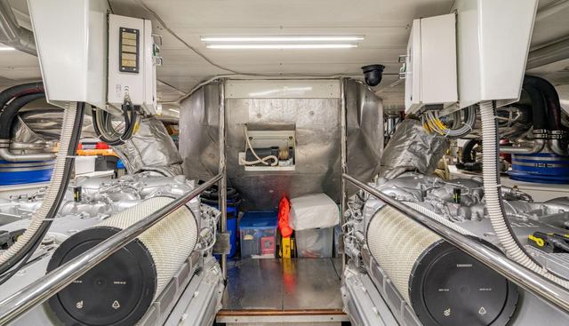 DADDY'S DREAM 888 yacht for sale 30