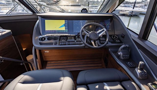 V55132 yacht for sale 29