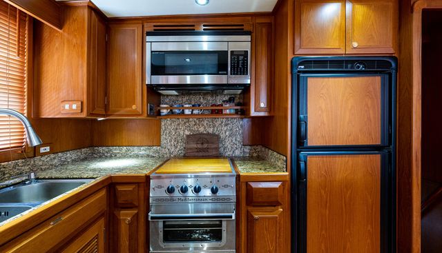 HOMES yacht for sale 33