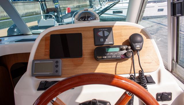 Merry Fisher 805 Limited yacht for sale 30