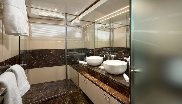 Damari yacht for sale 20