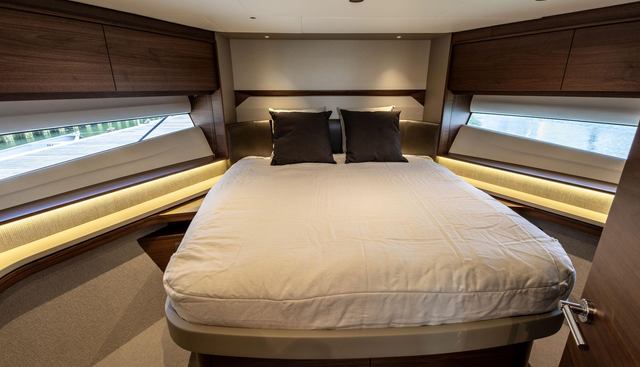 F58015 yacht for sale 4