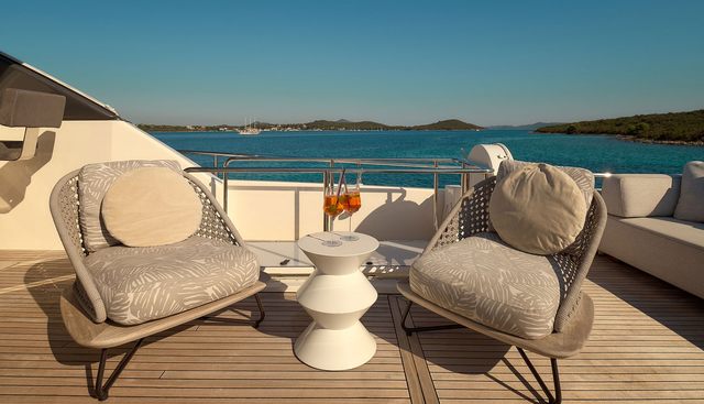 Damari yacht for sale 9