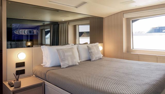 SL90A yacht for sale 23