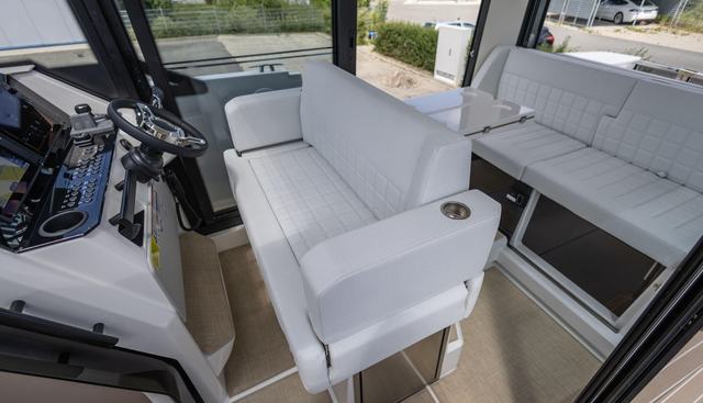 340GTWA-180 yacht for sale 22