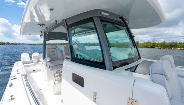 42 Lujo yacht for sale 30