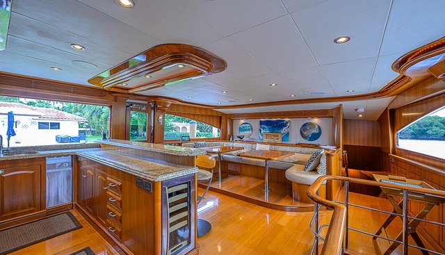 SCOTT FREE yacht for sale 25