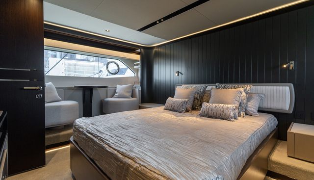 3042568 yacht for sale 39