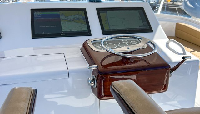 FARMERS DAUGHTER yacht for sale 7