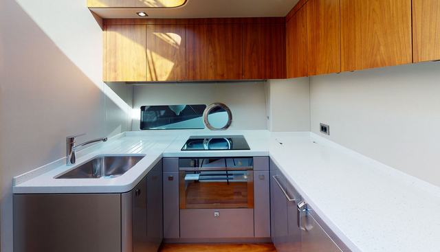 SUNDOWNER yacht for sale 13