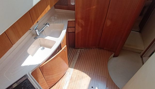 Layda Dos yacht for sale 17