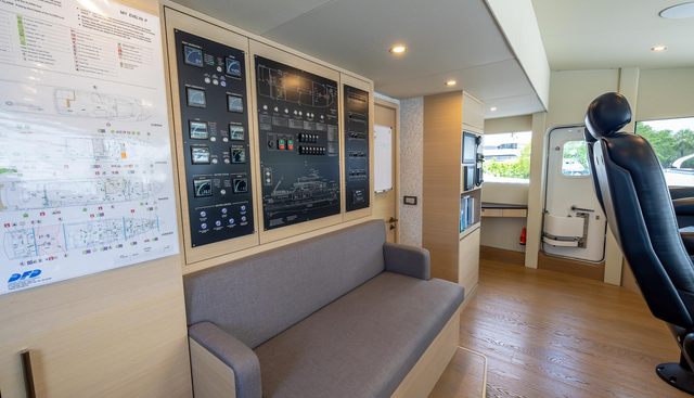 EVELYN P yacht for sale 33