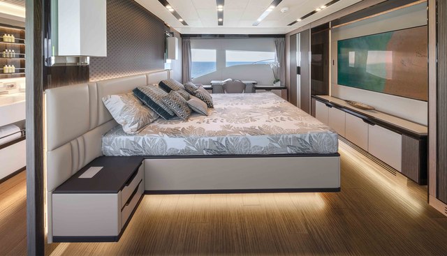 FOUR JOYS yacht for sale 17