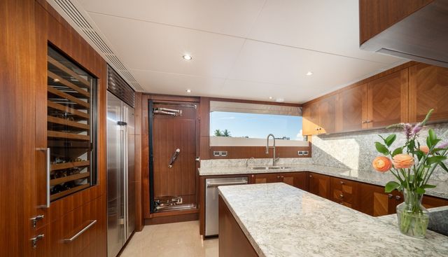 Iridescence yacht for sale 19