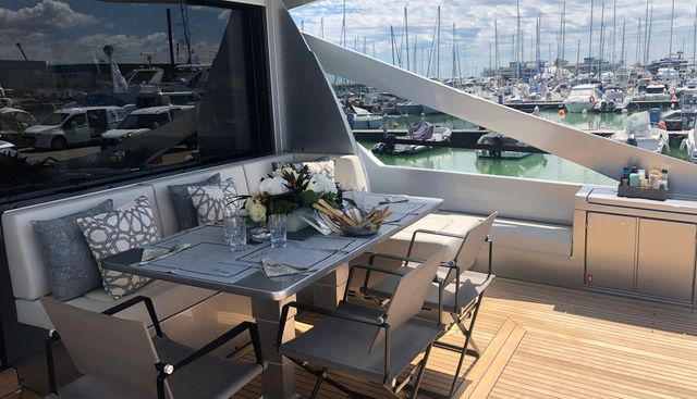 QUEEN B SPORT yacht for sale 3