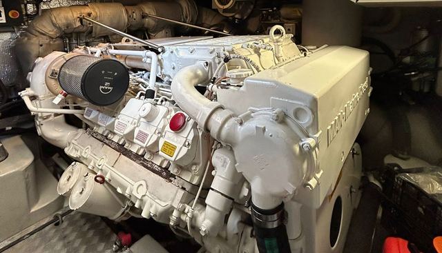 CHAMPAGNE yacht for sale 29
