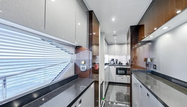 PURA VIDA yacht for sale 28