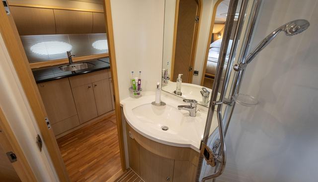 No Limits yacht for sale 25