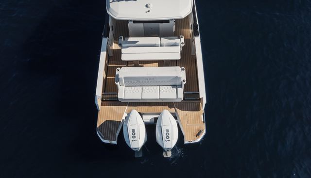 320GTO-798 yacht for sale 8