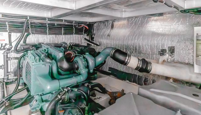 QUEEN ELIZABETH yacht for sale 38