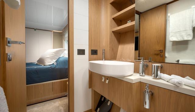 DAMARI yacht for sale 24