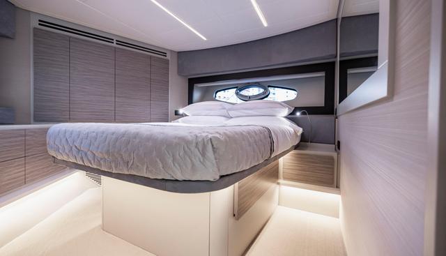 SEA SUITE I yacht for sale 54