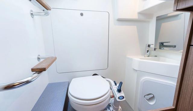 F4.9 yacht for sale 64