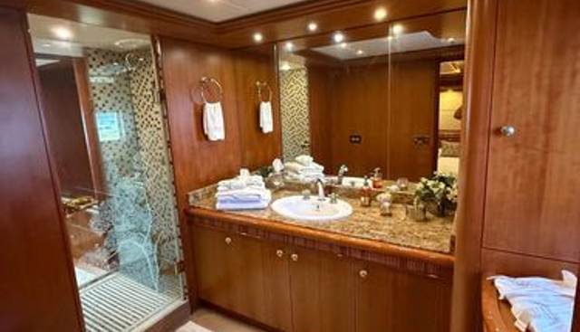 SUNRISE yacht for sale 33